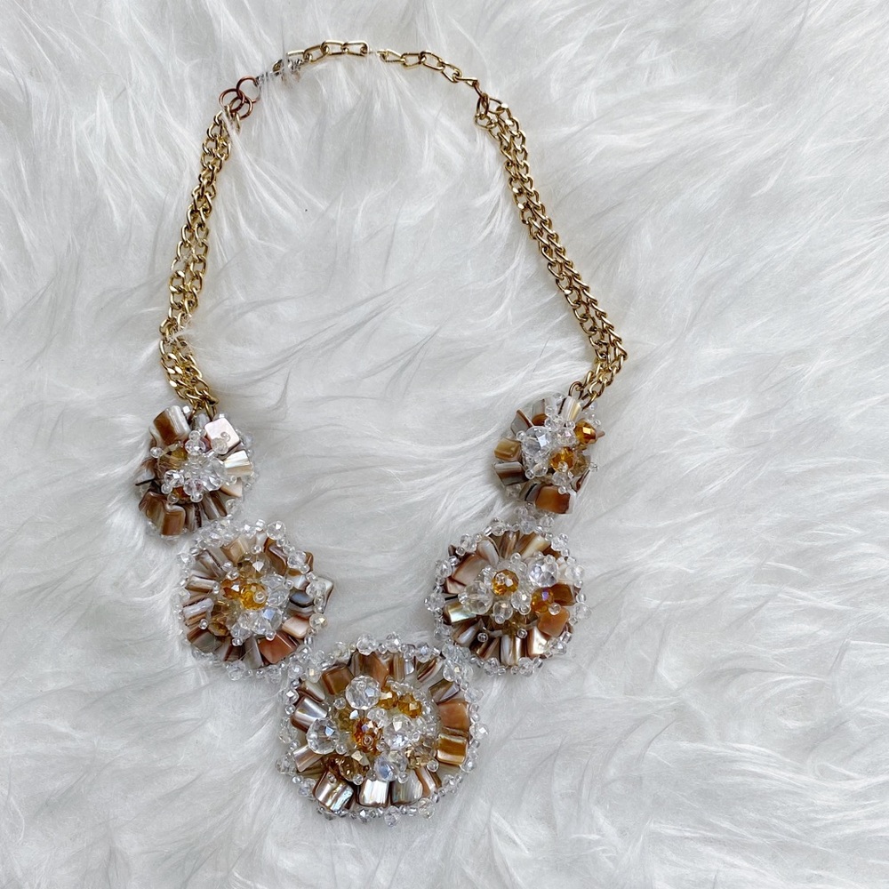Beaded floral collar chain statement charm necklace